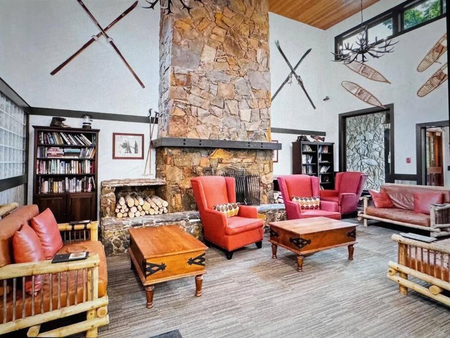 Powder & Pines Boutique Apartment