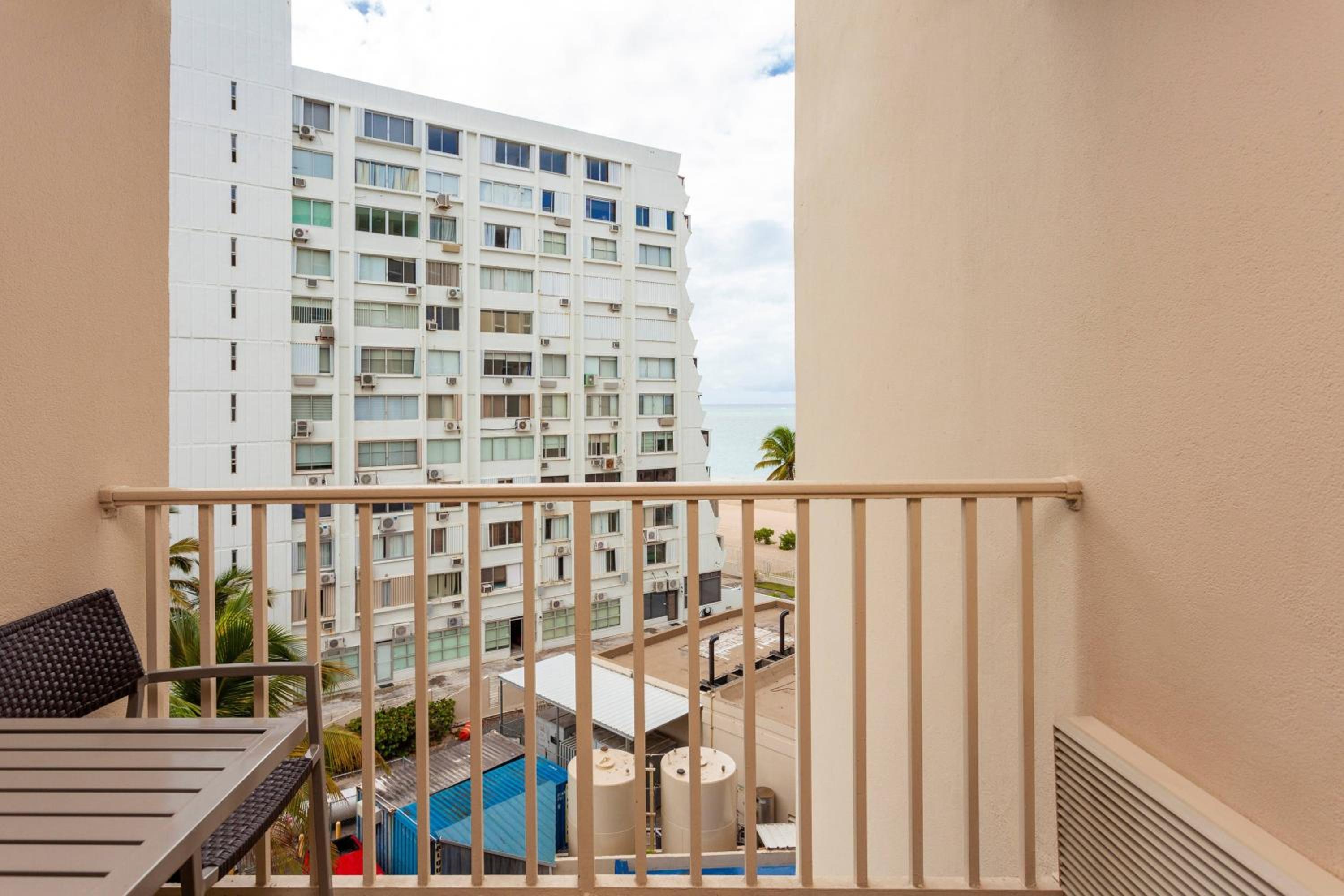 Courtyard by Marriott Isla Verde Beach Resort - Property Image 8