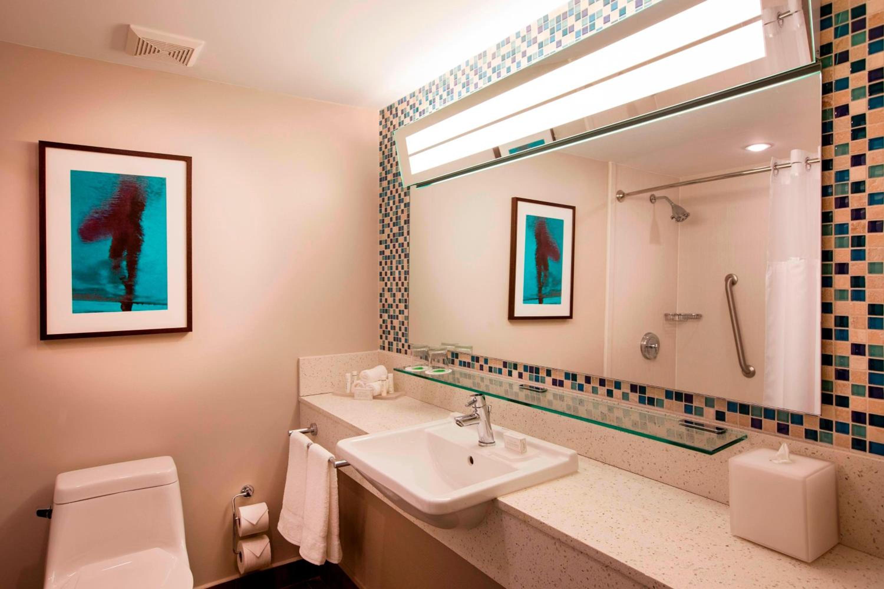 Courtyard by Marriott Isla Verde Beach Resort - Property Image 24