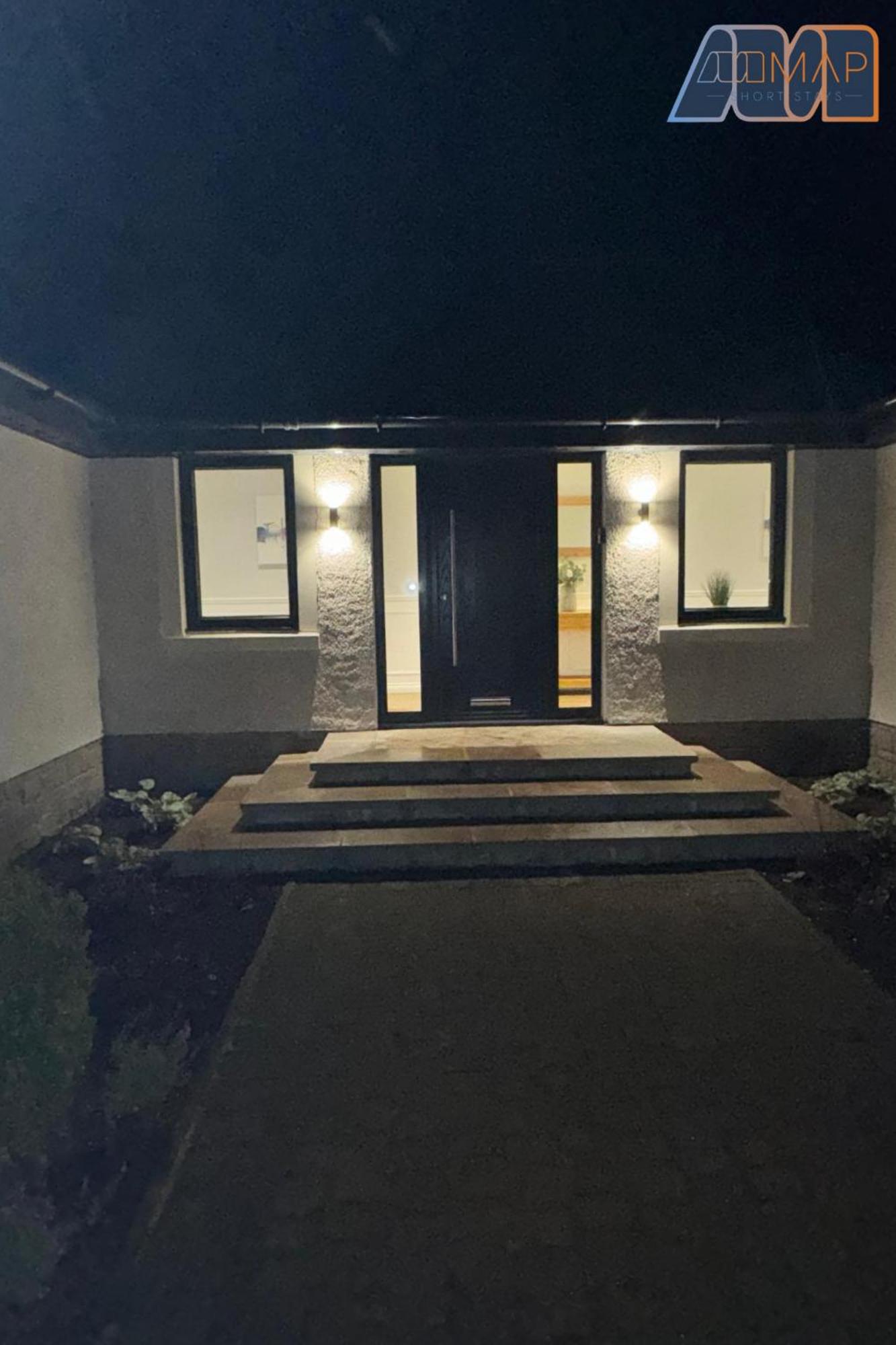 Large Family Home with Hot Tub or Jacuzzi, Log Burner view 4