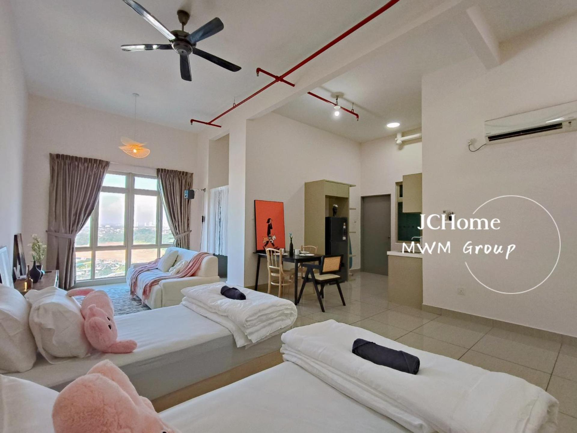 Manhattan Austin By JC Home