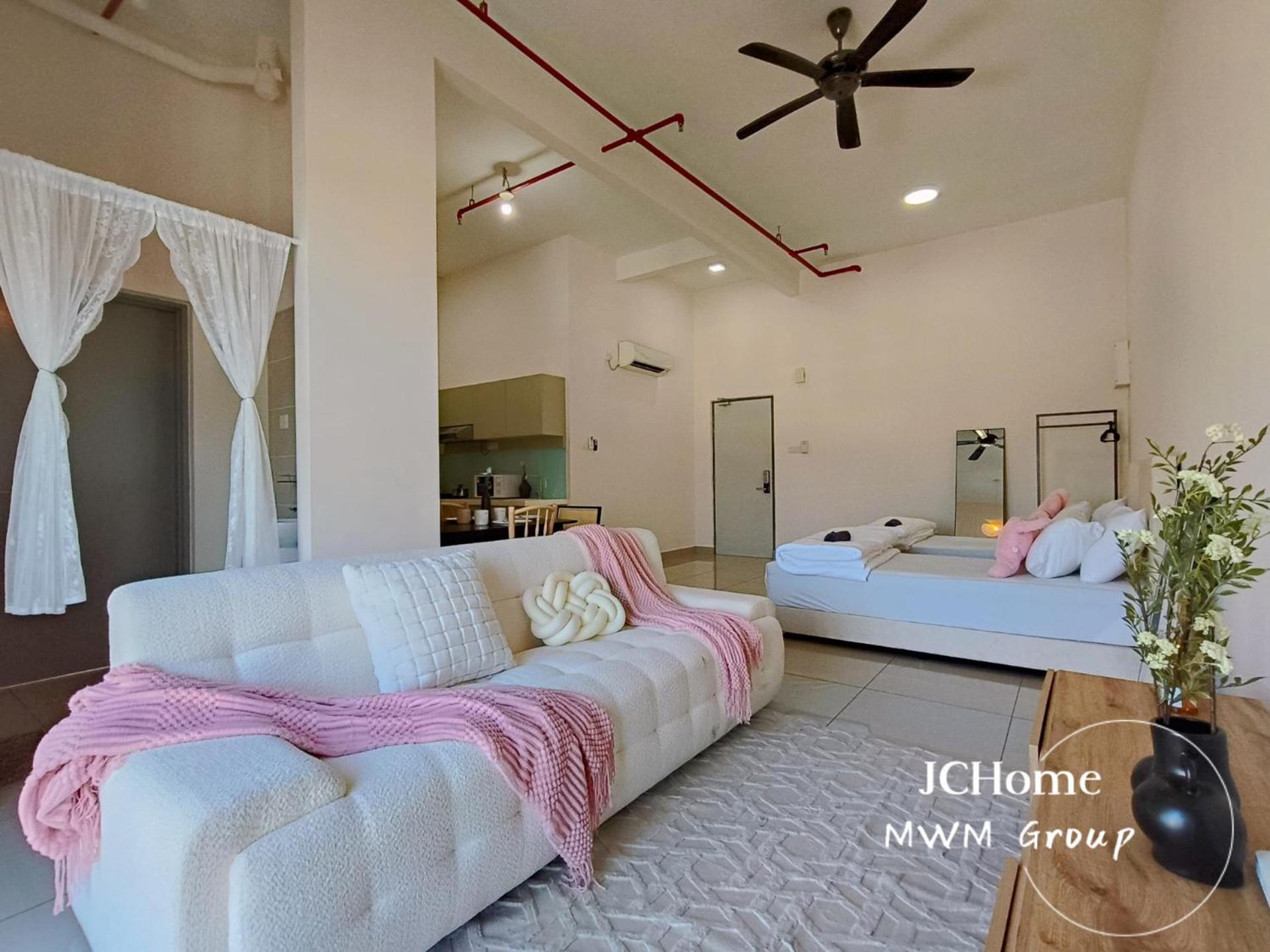 Manhattan Austin By JC Home