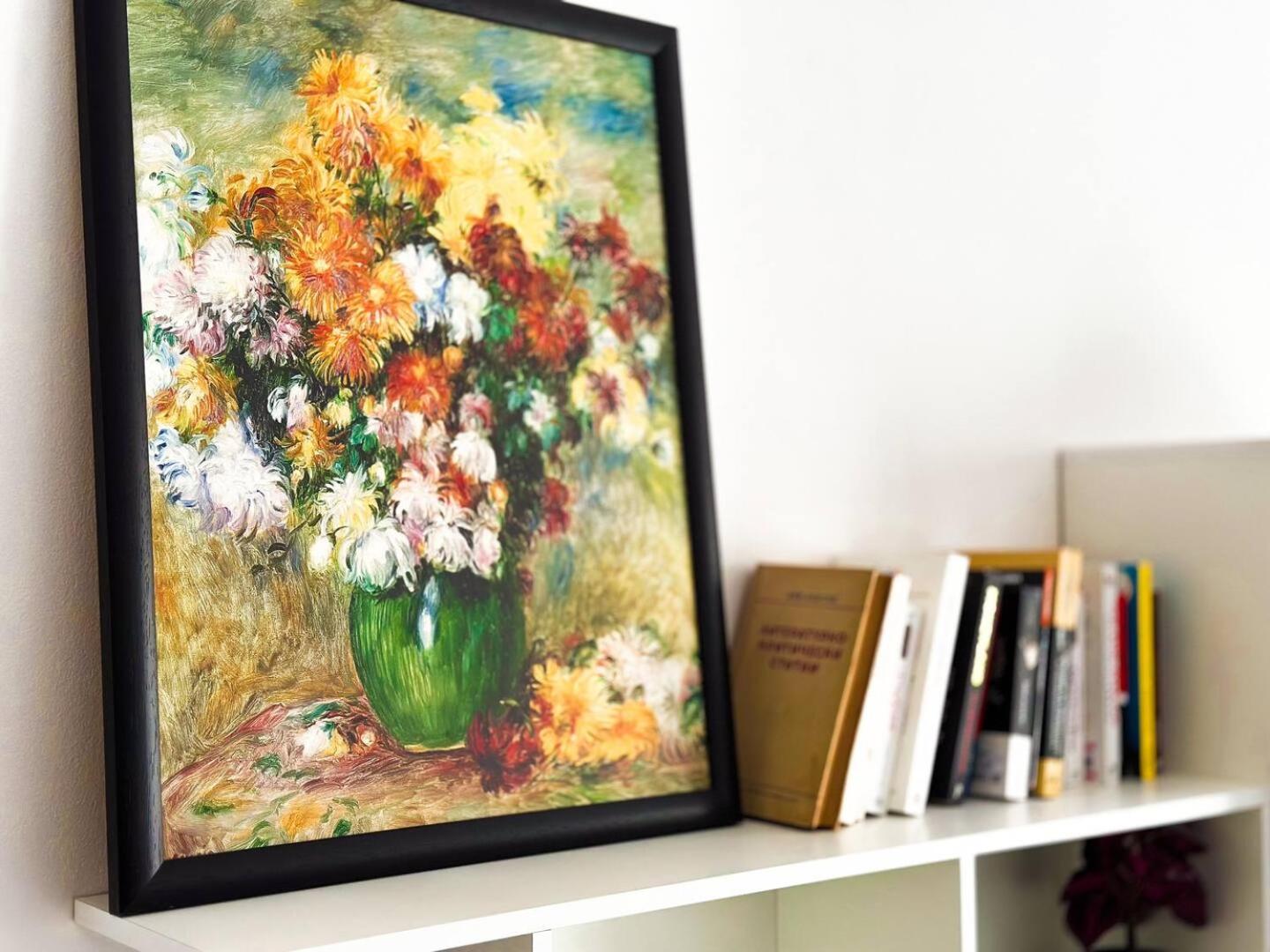 Large 2-BR Retreat, Walk to Sofias Top Spots