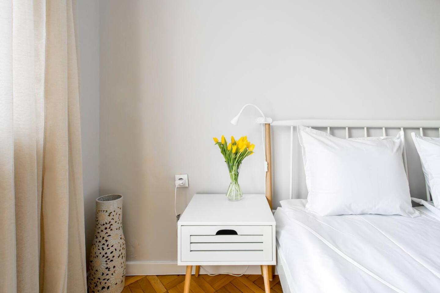 Creative 70s-Inspired Stay Center Parking