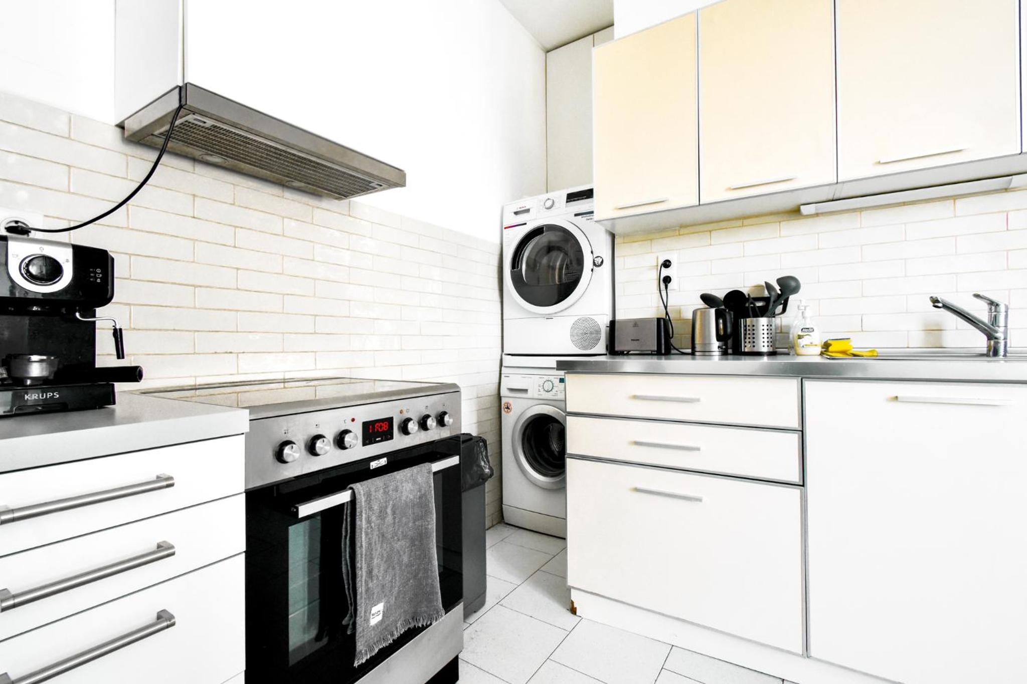 Prime Spot - 2BR -15BTH - Next to Nevsky Church