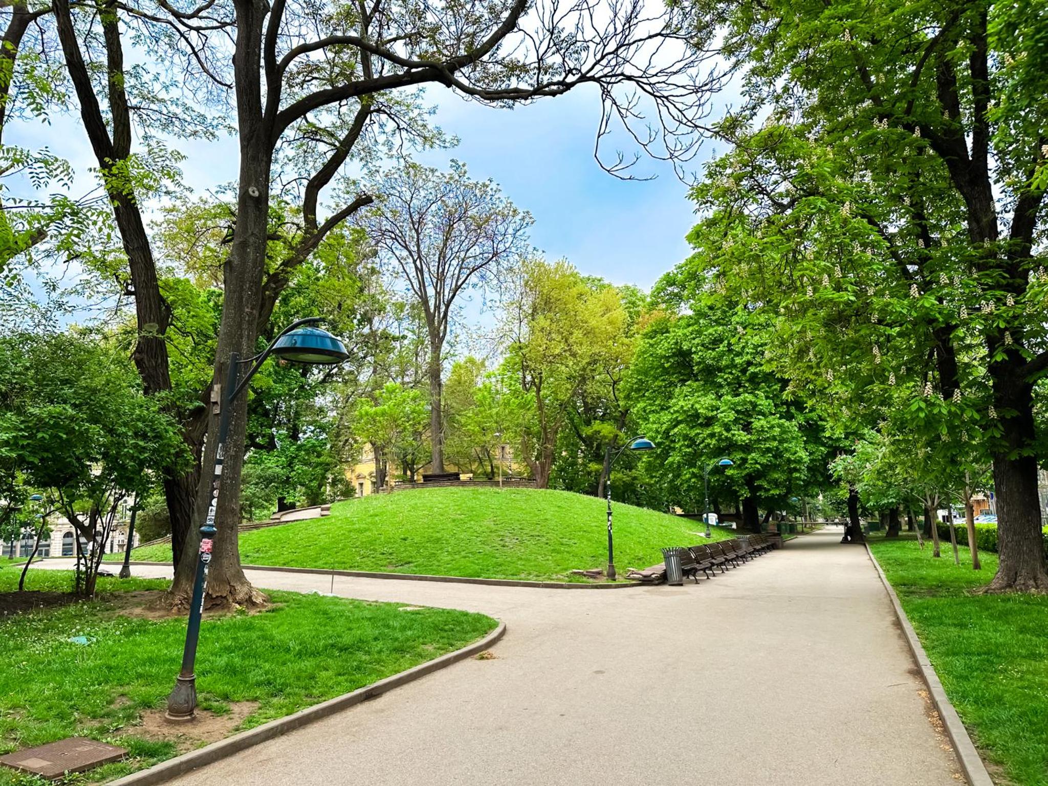 Prime Spot - 2BR -15BTH - Next to Nevsky Church
