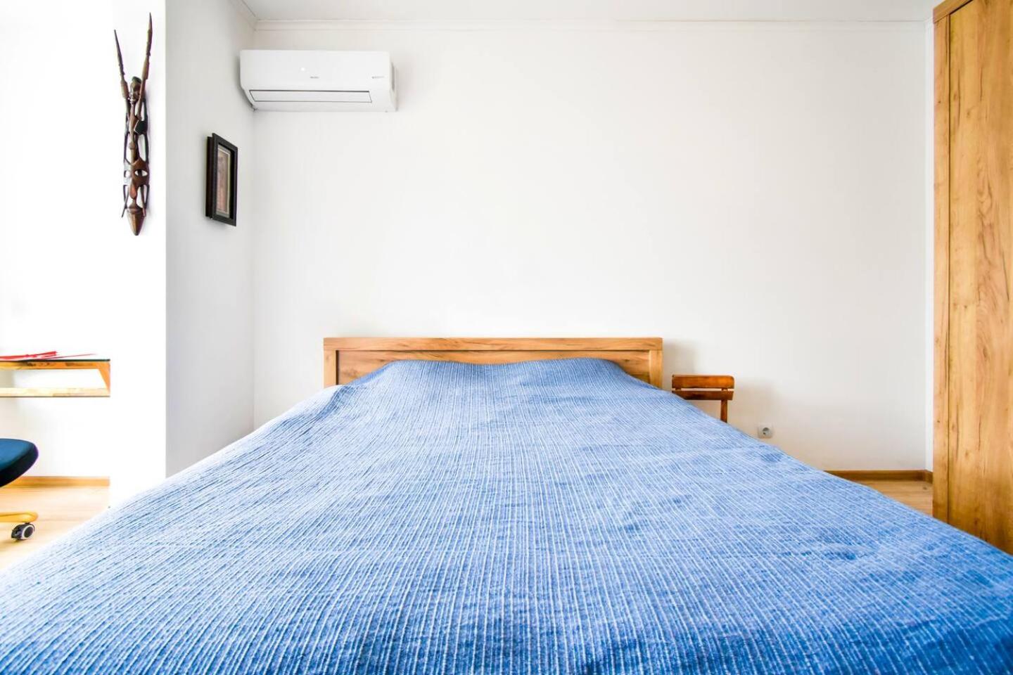Work Friendly 2BR AC Terrace Str Parking