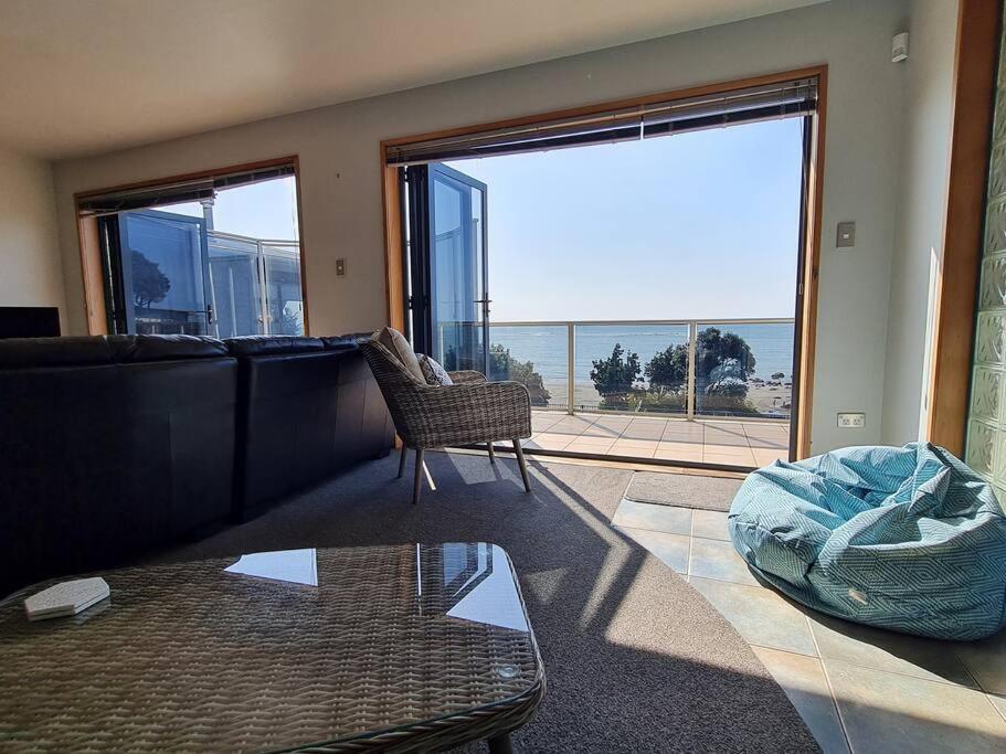 Beachfront on Wanaka Terrace view 4