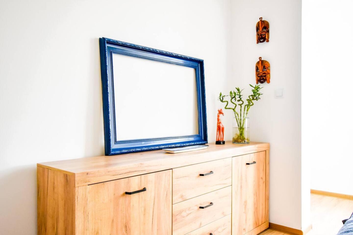 Work Friendly 2BR AC Terrace Str Parking