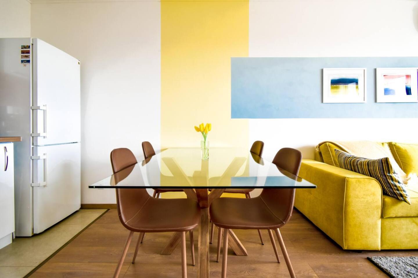 Work Friendly 2BR AC Terrace Str Parking