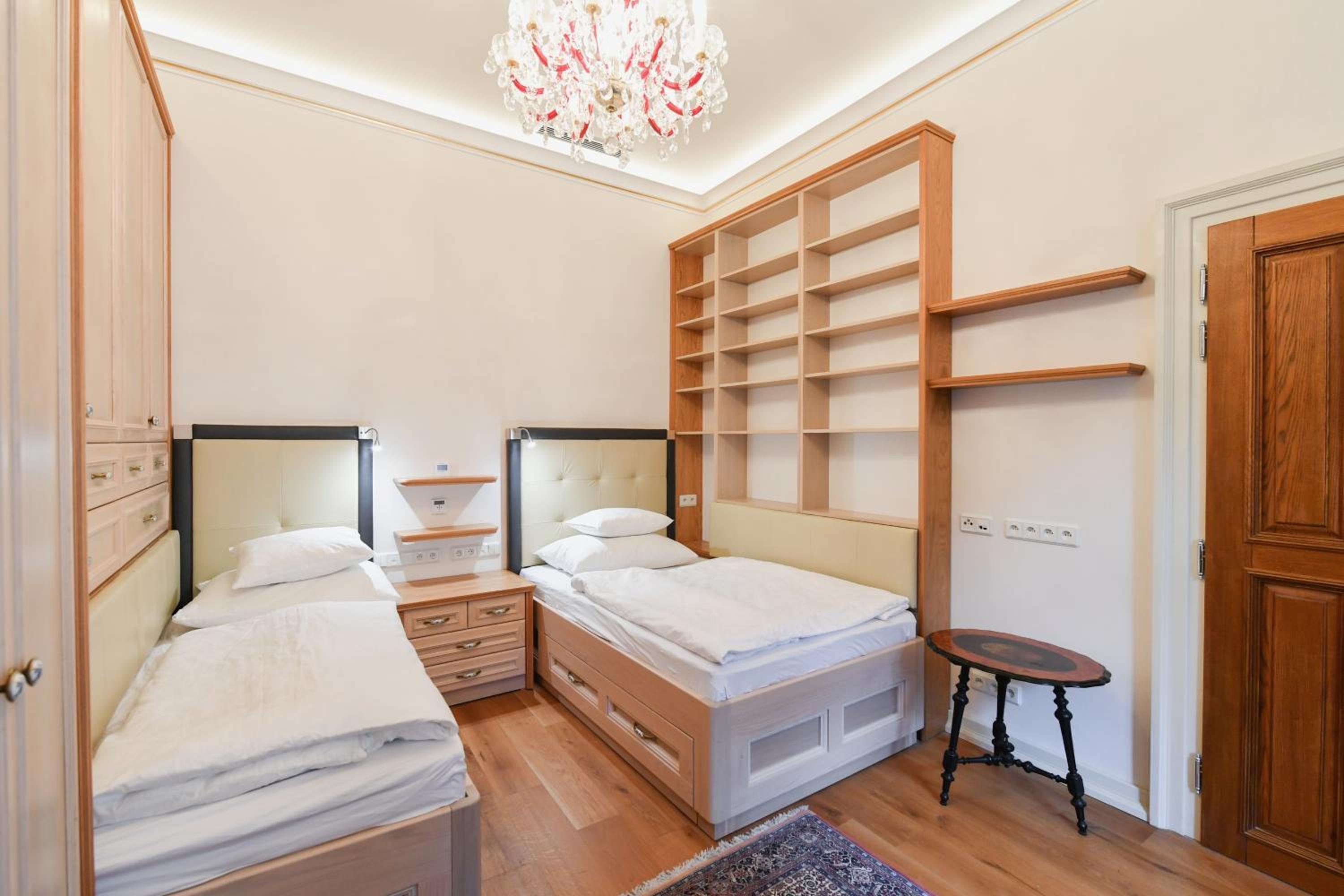 St Giles Sauna and Pool Table Apt