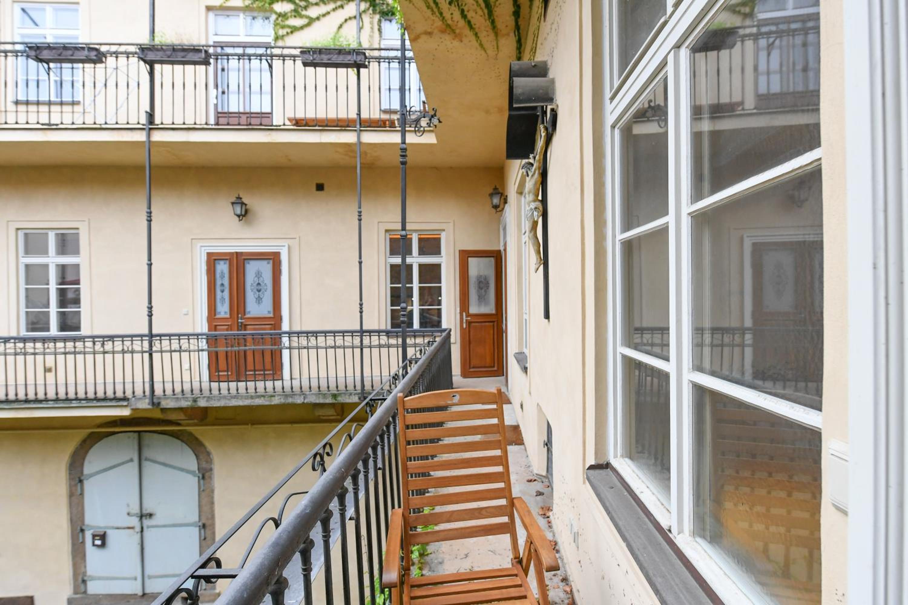 St Giles Sauna and Pool Table Apt