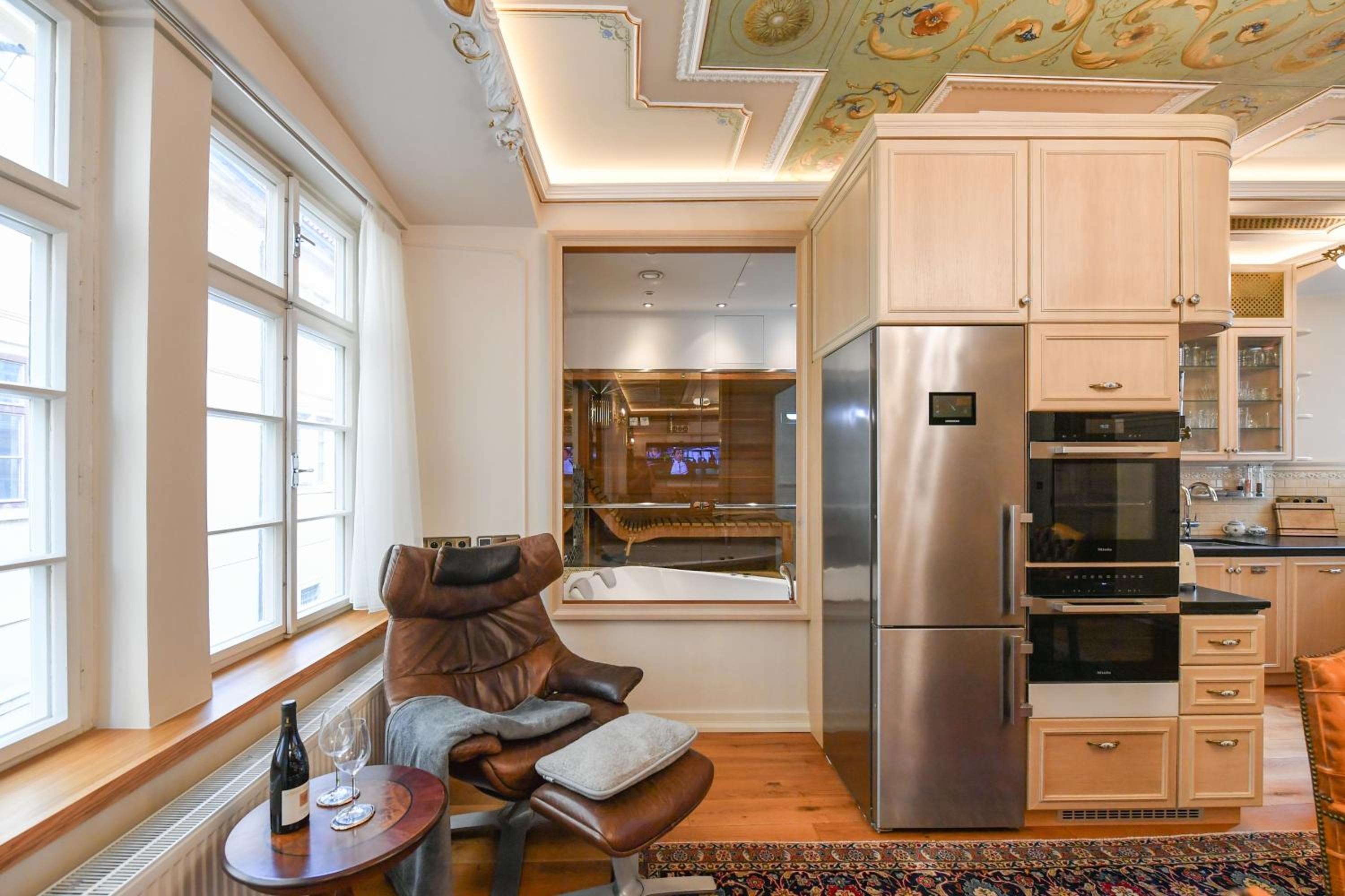 St Giles Sauna and Pool Table Apt