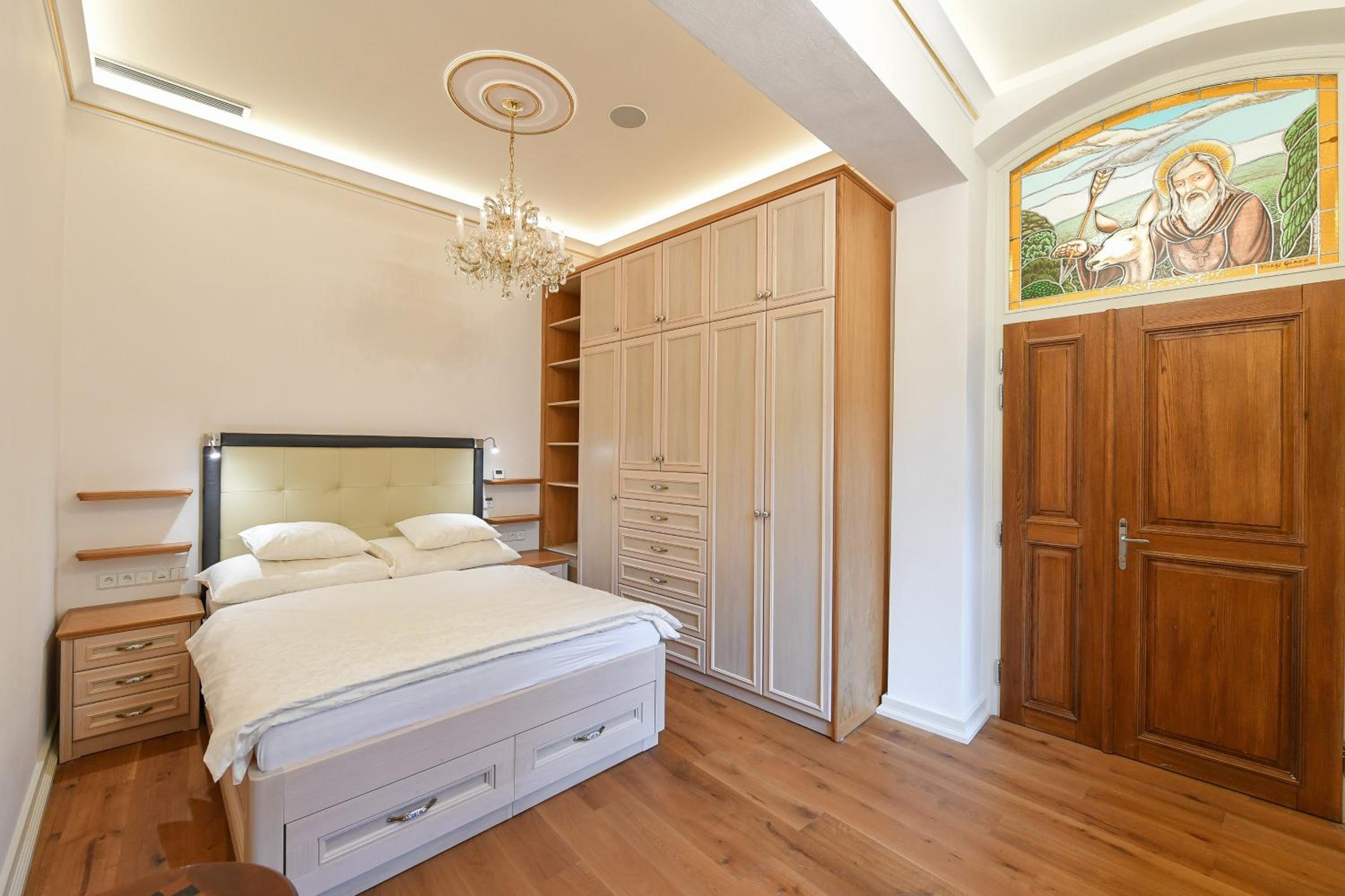 St Giles Sauna and Pool Table Apt