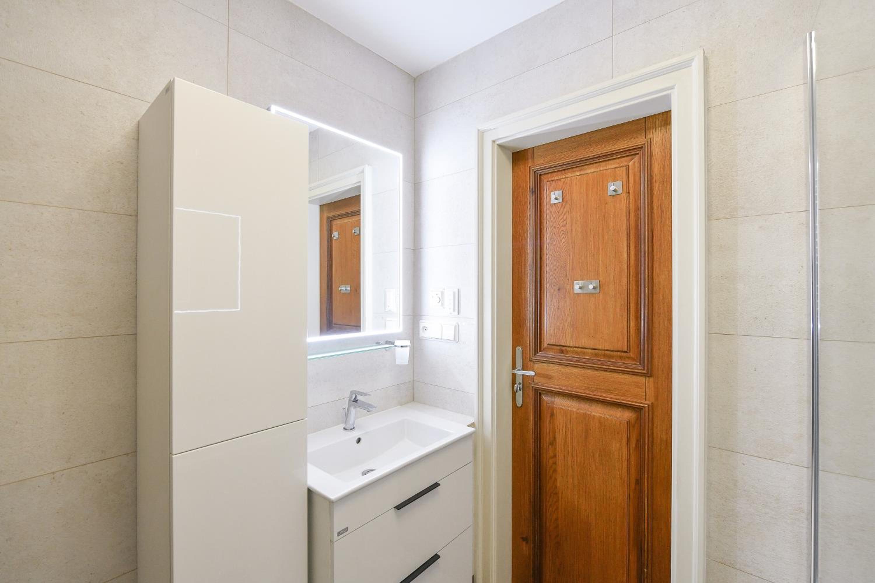 St Giles Sauna and Pool Table Apt