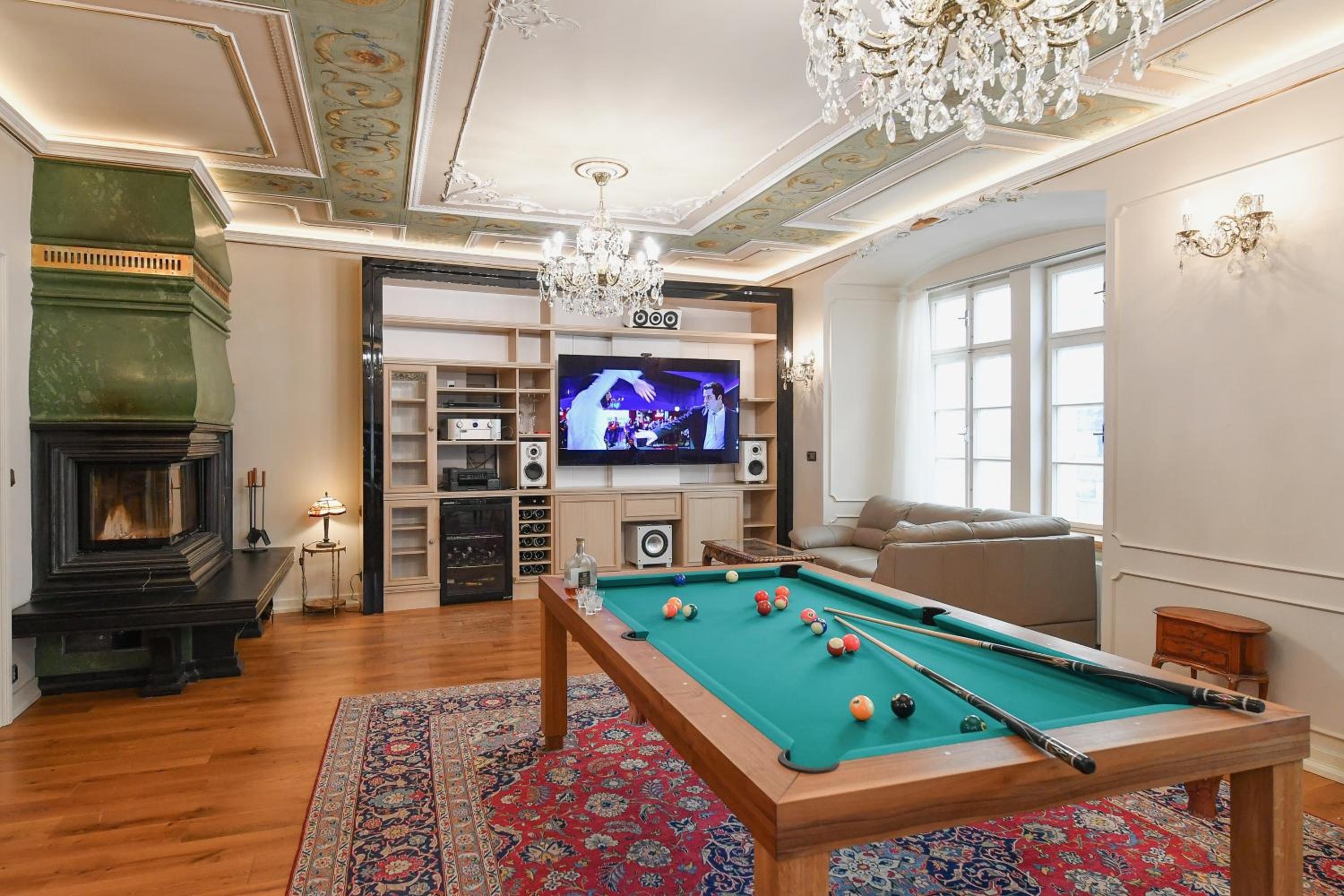 St Giles Sauna and Pool Table Apt