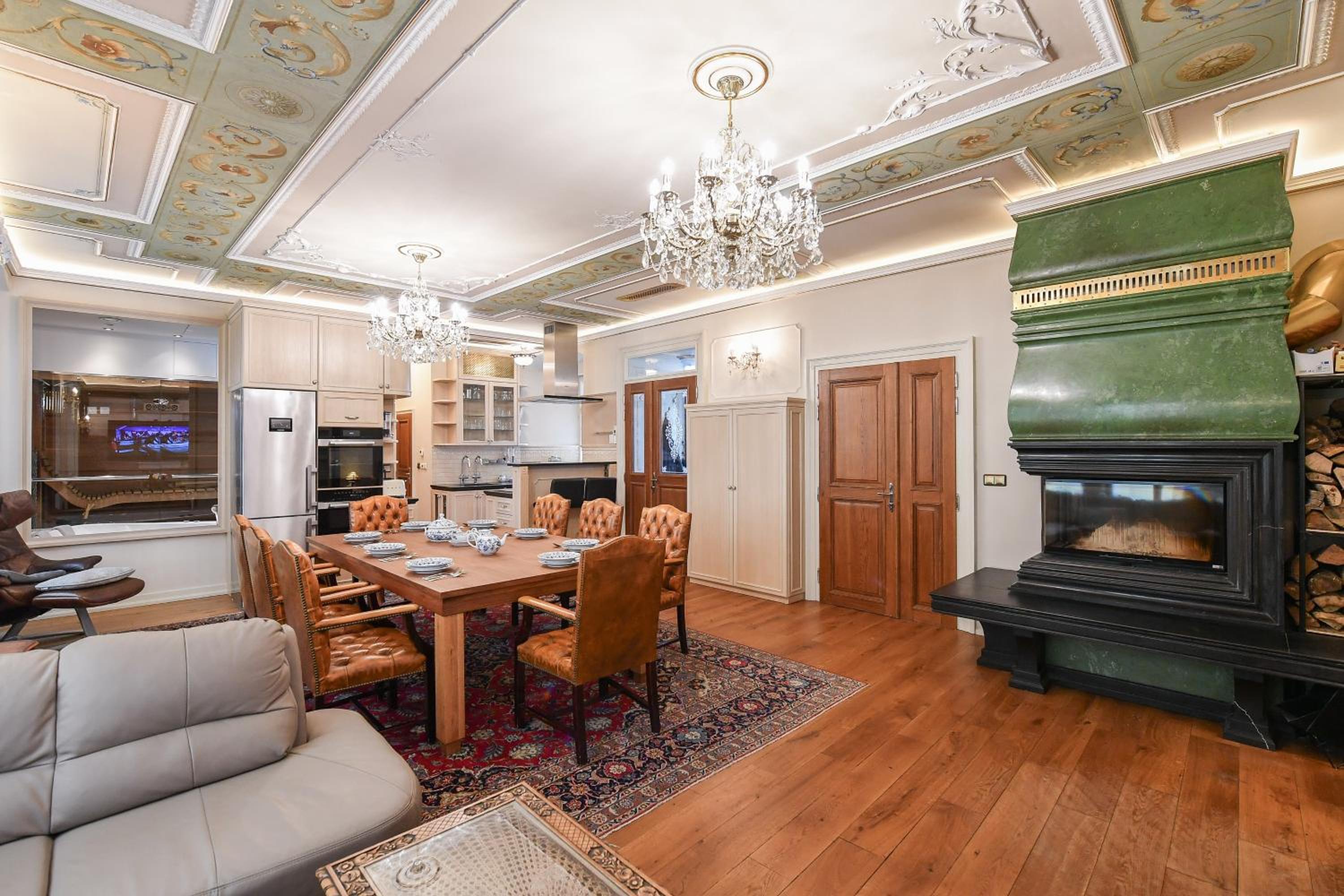 St Giles Sauna and Pool Table Apt