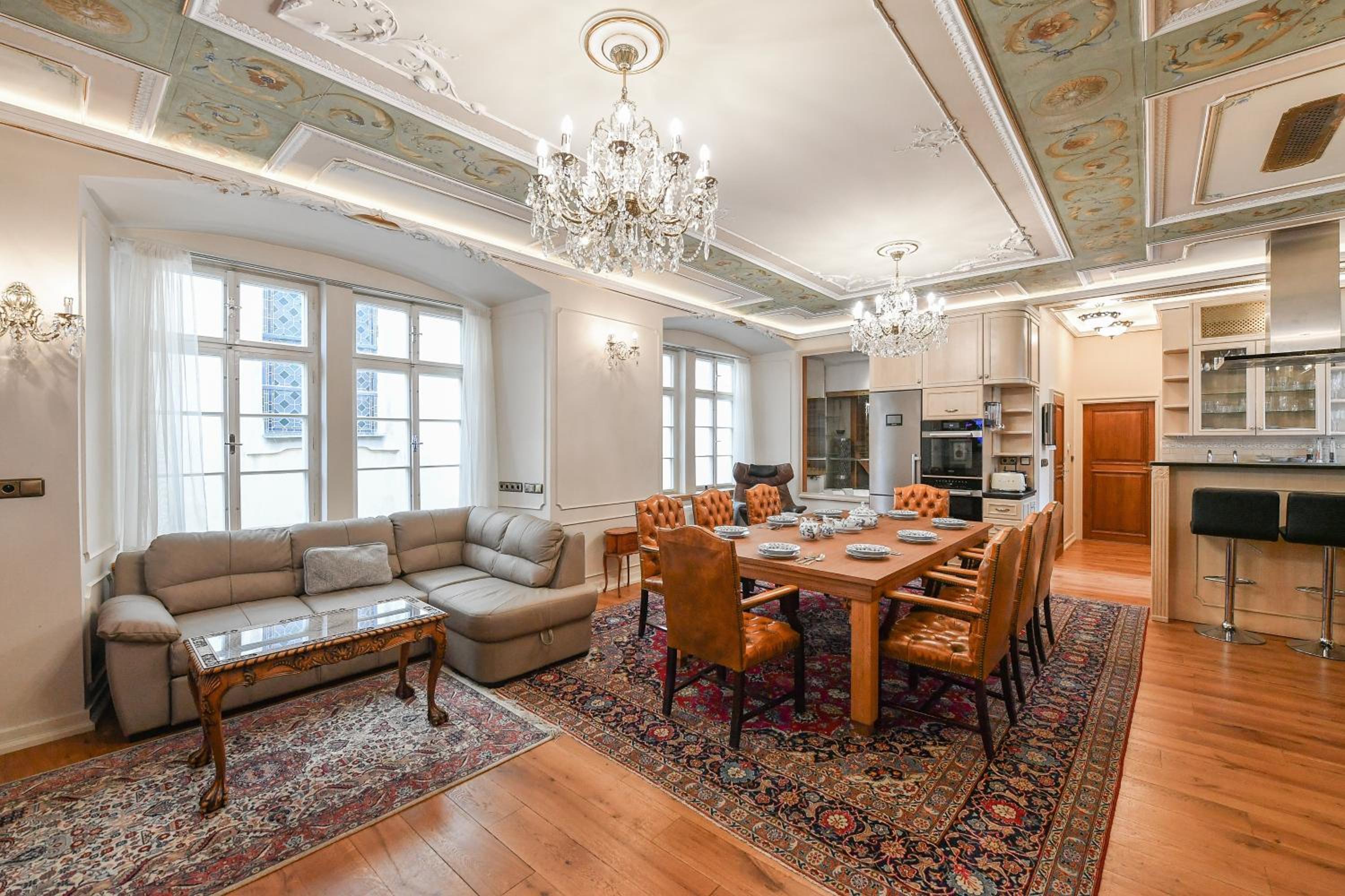 St Giles Sauna and Pool Table Apt