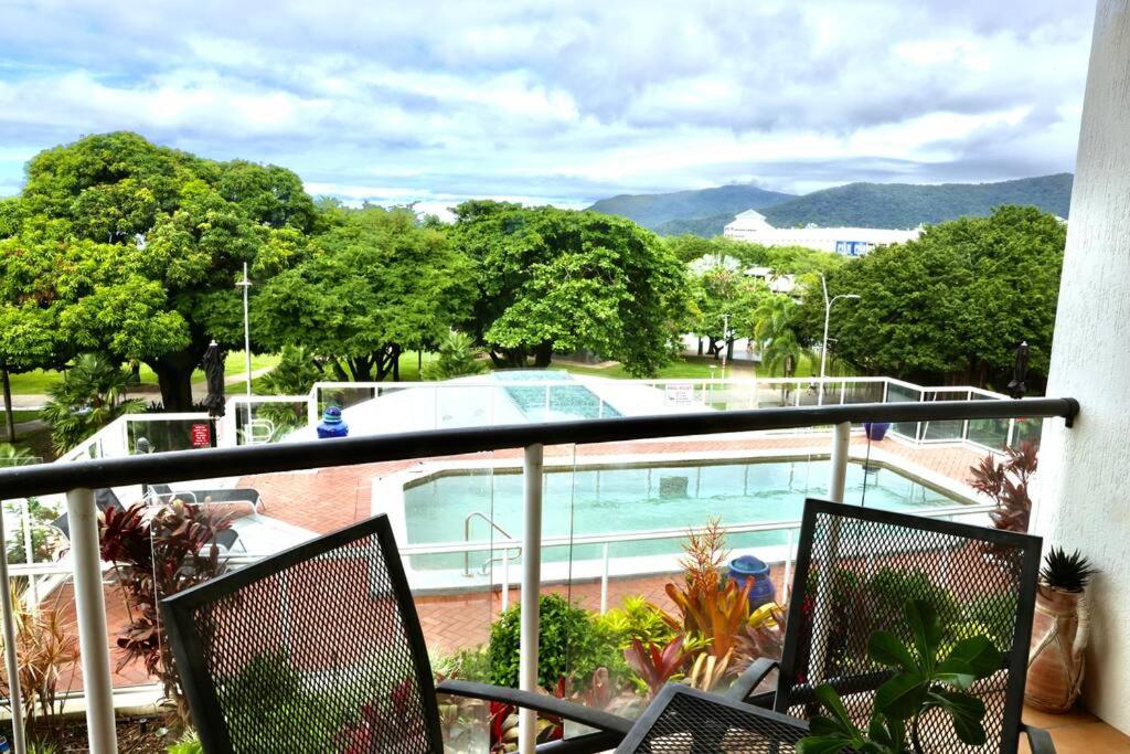 Cairns Esplanade Lagoon Apartment