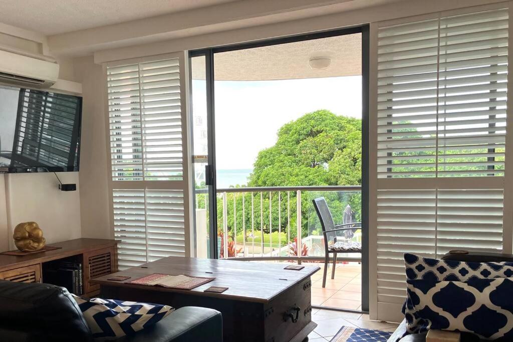 Cairns Esplanade Lagoon Apartment