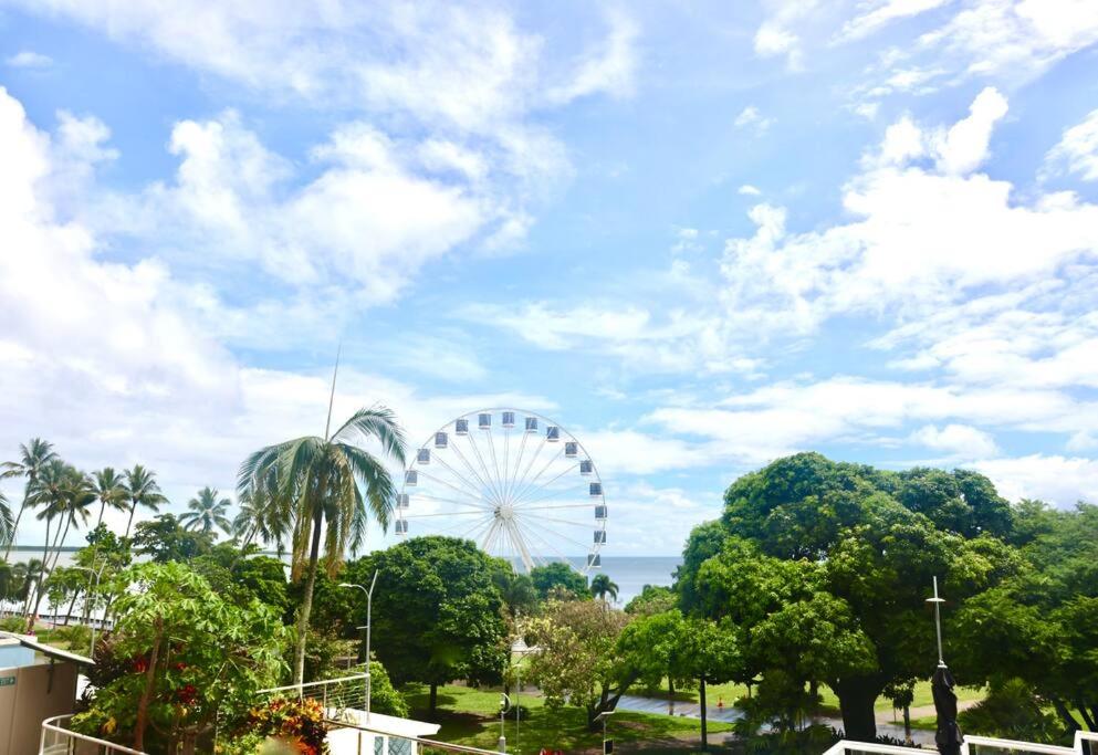Cairns Esplanade Lagoon Apartment