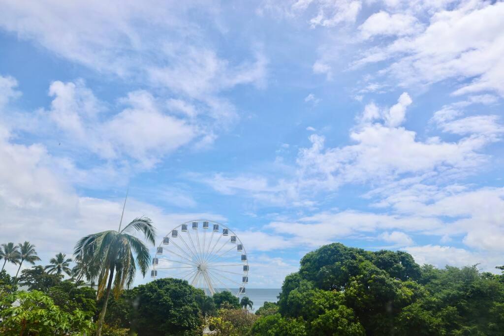 Cairns Esplanade Lagoon Apartment