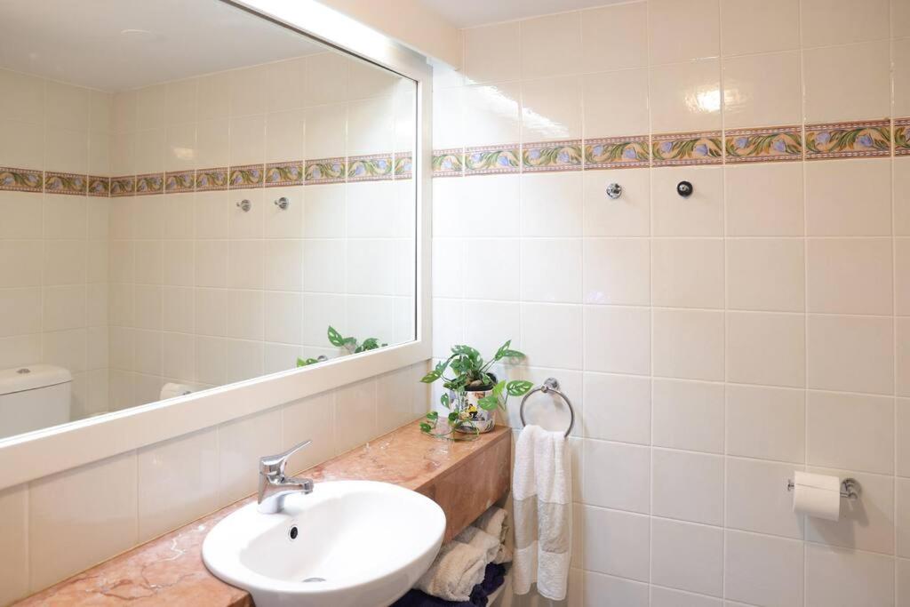 Cairns Esplanade Lagoon Apartment