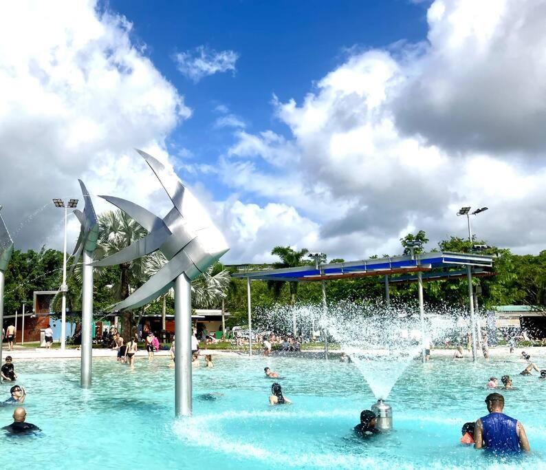 Cairns Esplanade Lagoon Apartment