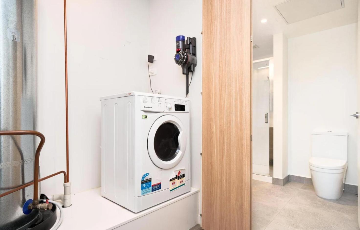 Modern 1 Bedroom Apartment in the heart of Frankton view 2