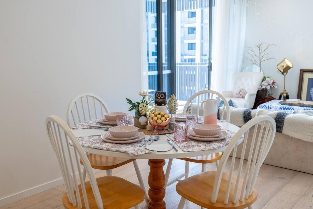 West End Boutique Apartment - Private 2 bedroom 2 bathroom near South Brisbane & BNE City