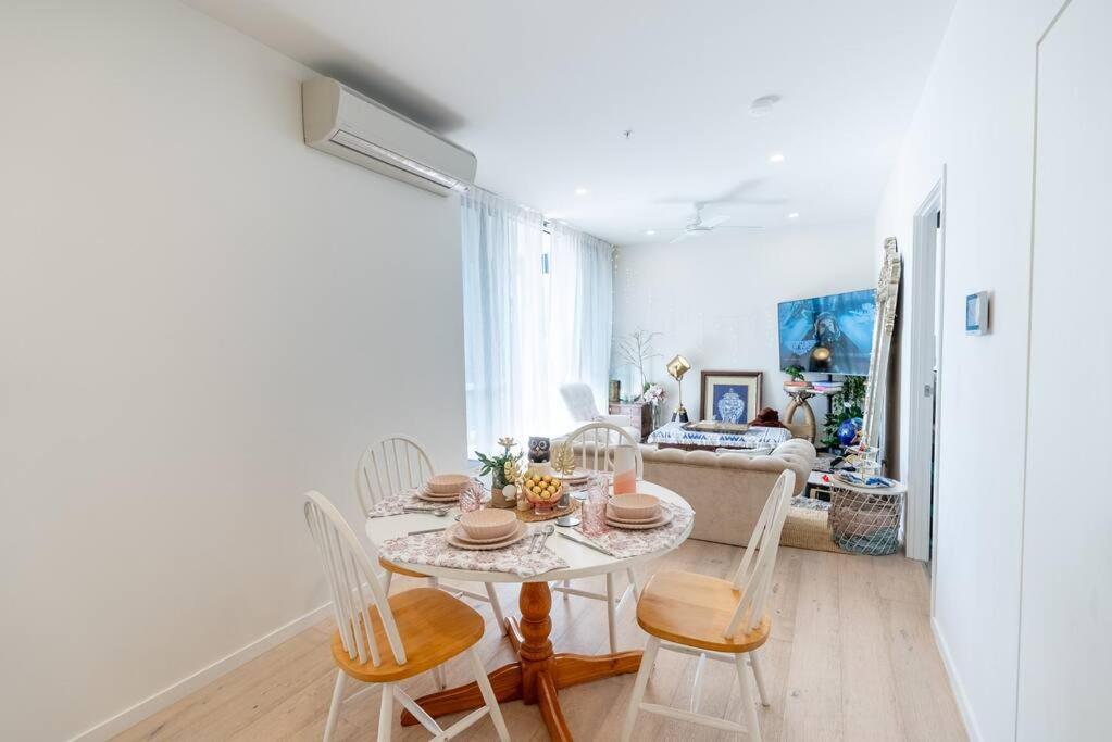 West End Boutique Apartment - Private 2 bedroom 2 bathroom near South Brisbane & BNE City