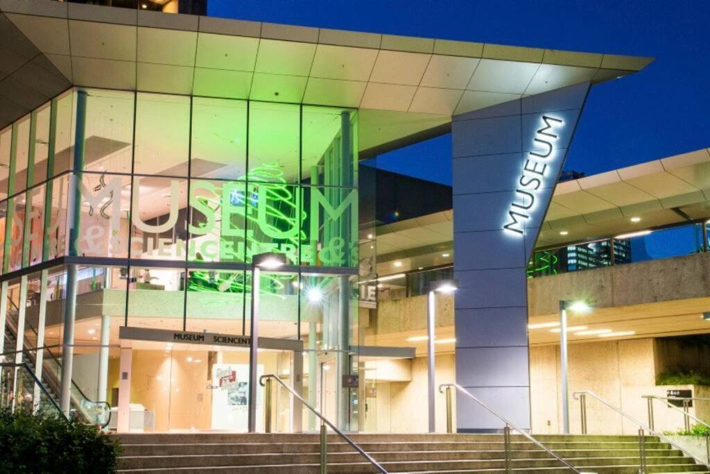 West End Boutique Apartment - Private 2 bedroom 2 bathroom near South Brisbane & BNE City