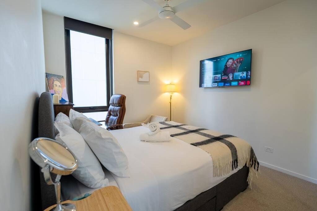 West End Boutique Apartment - Private 2 bedroom 2 bathroom near South Brisbane & BNE City