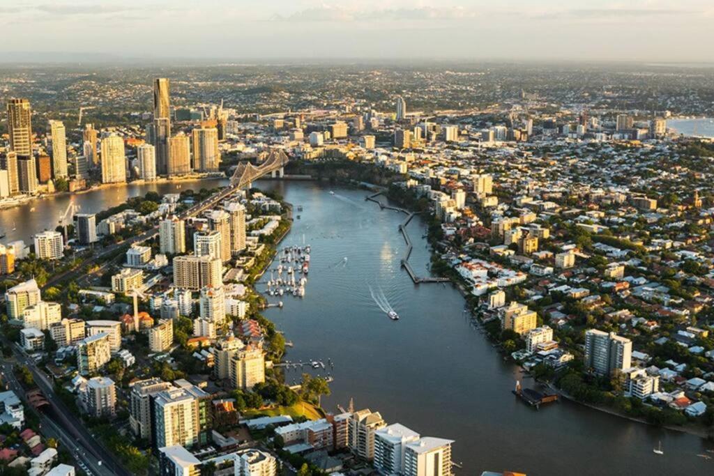 West End Boutique Apartment - Private 2 bedroom 2 bathroom near South Brisbane & BNE City