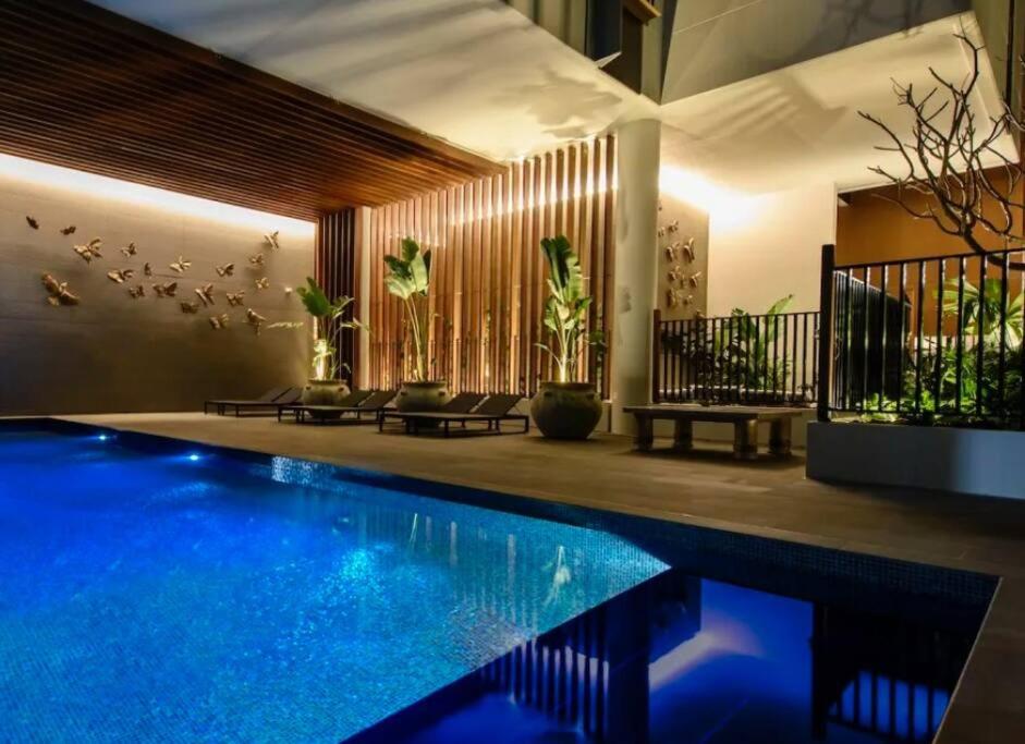West End Boutique Apartment - Private 2 bedroom 2 bathroom near South Brisbane & BNE City
