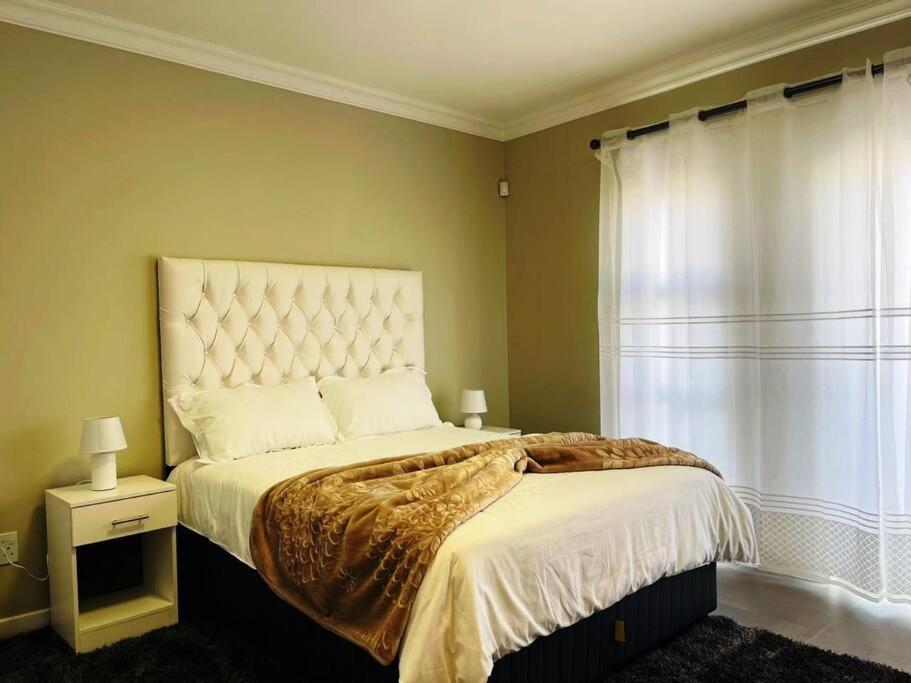 Serene Stylish Lovely Home in Swakopmund view 3