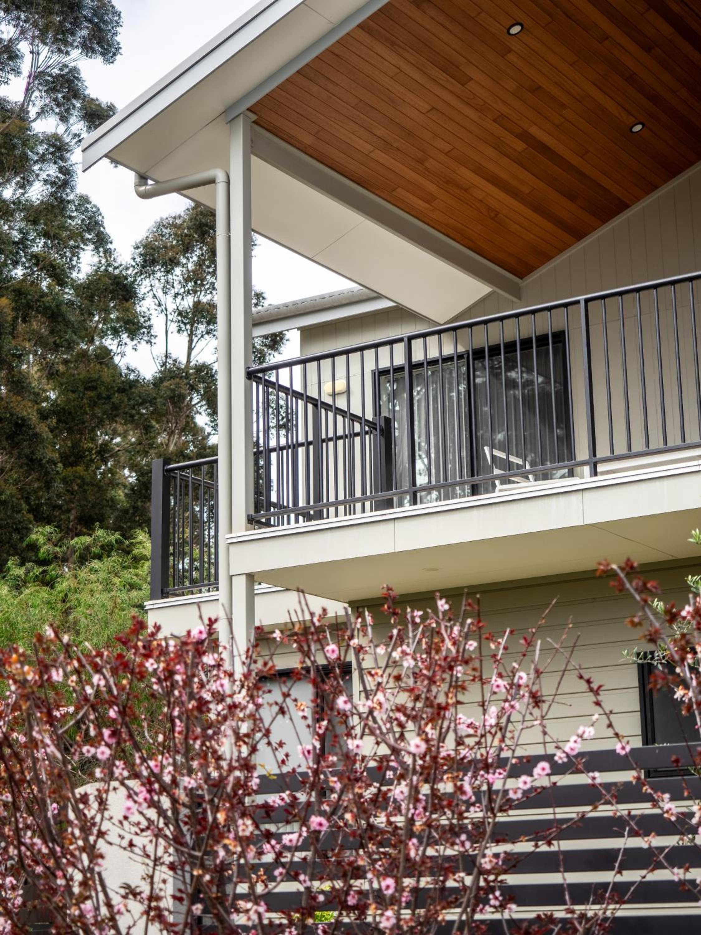 Villa Dante - walk to town - brand new town house