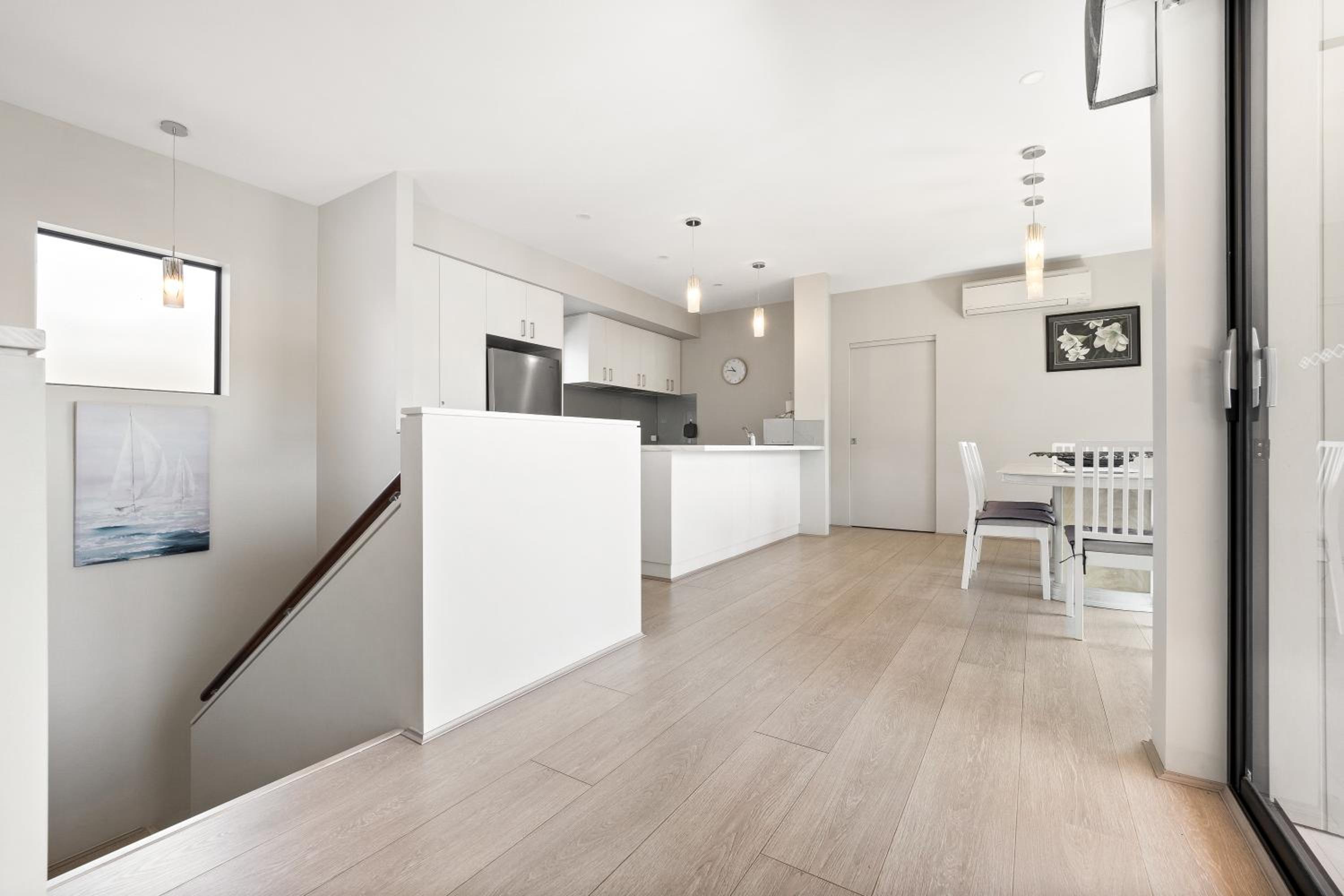Villa Dante - walk to town - brand new town house