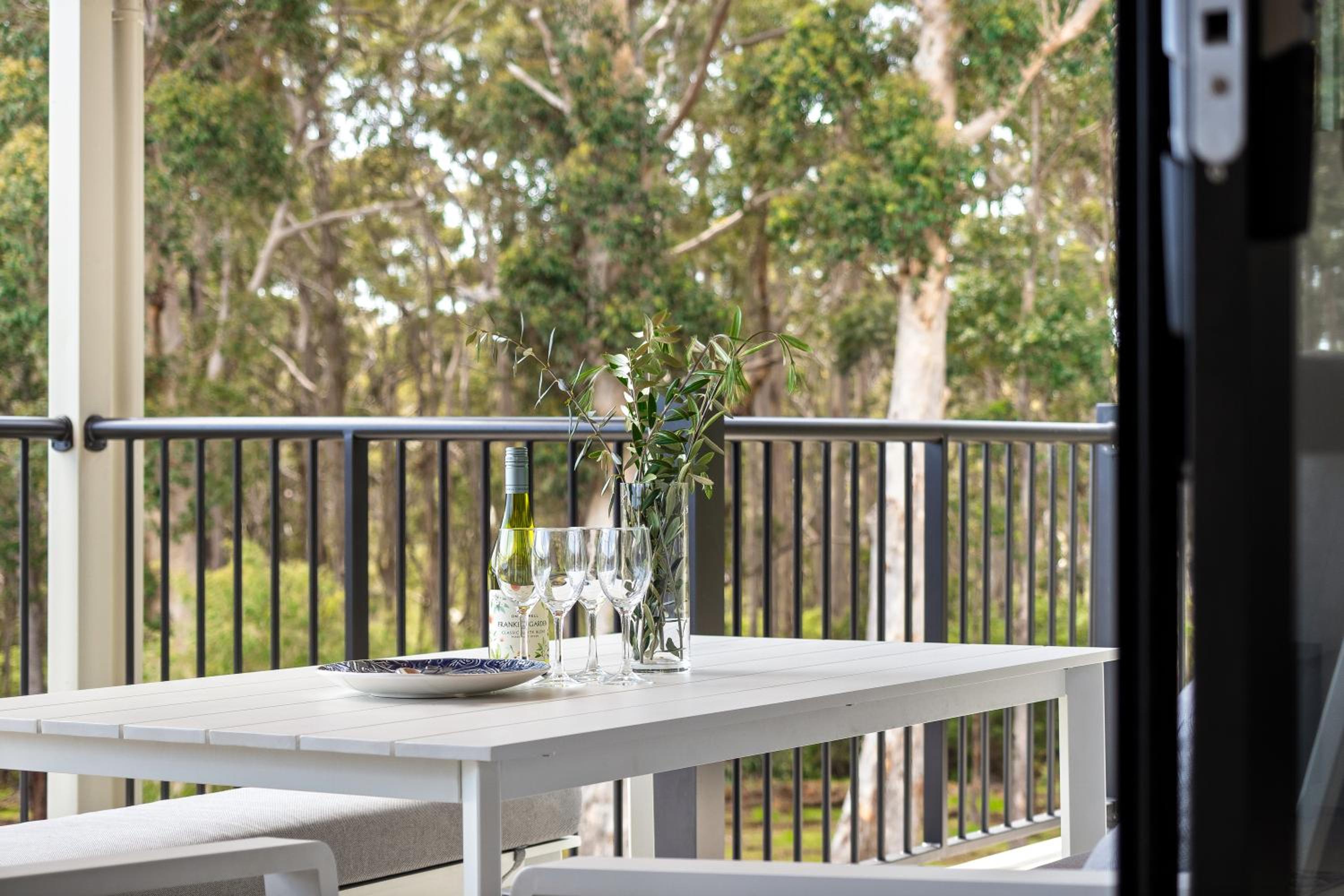 Villa Dante - walk to town - brand new town house