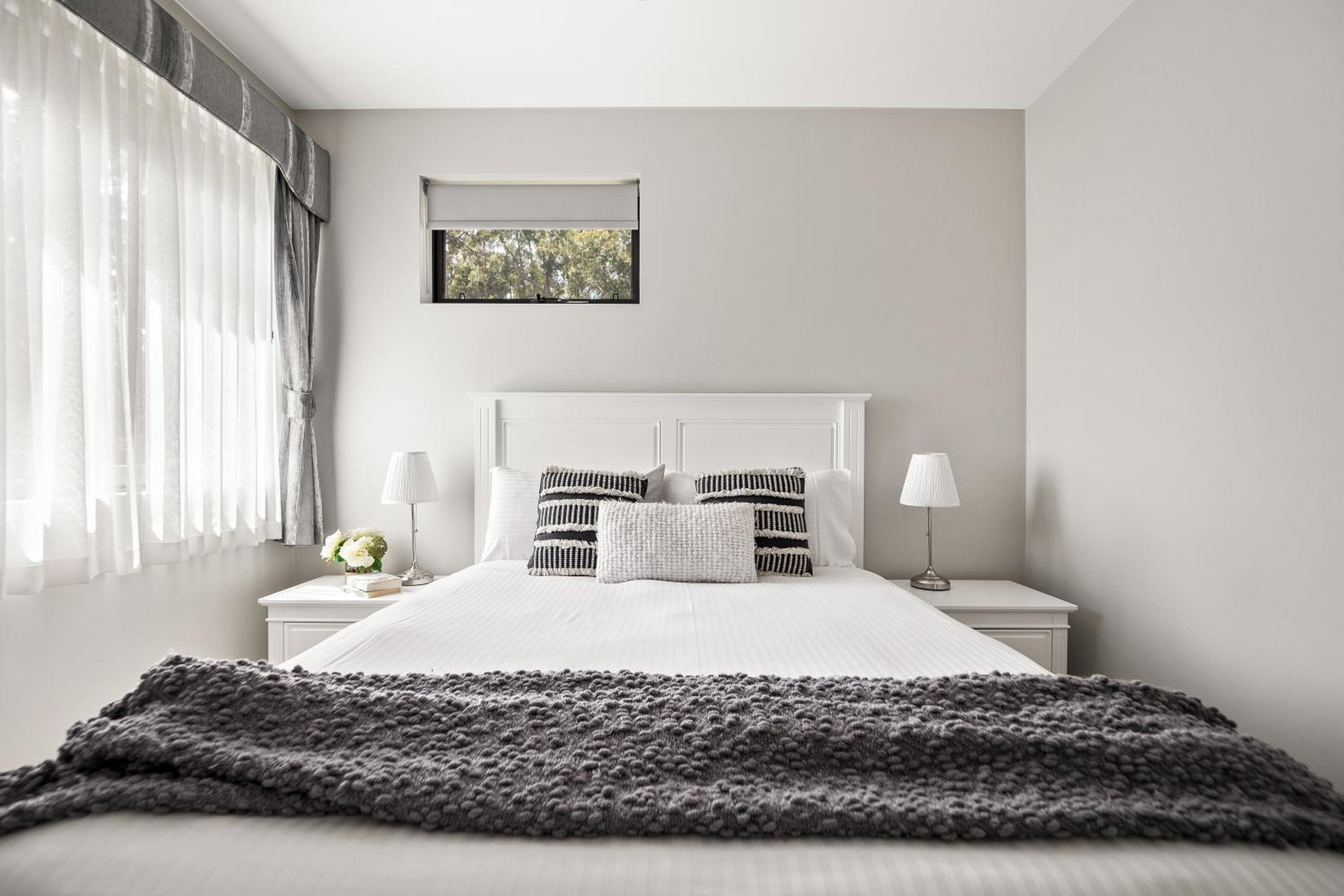 Villa Dante - walk to town - brand new town house