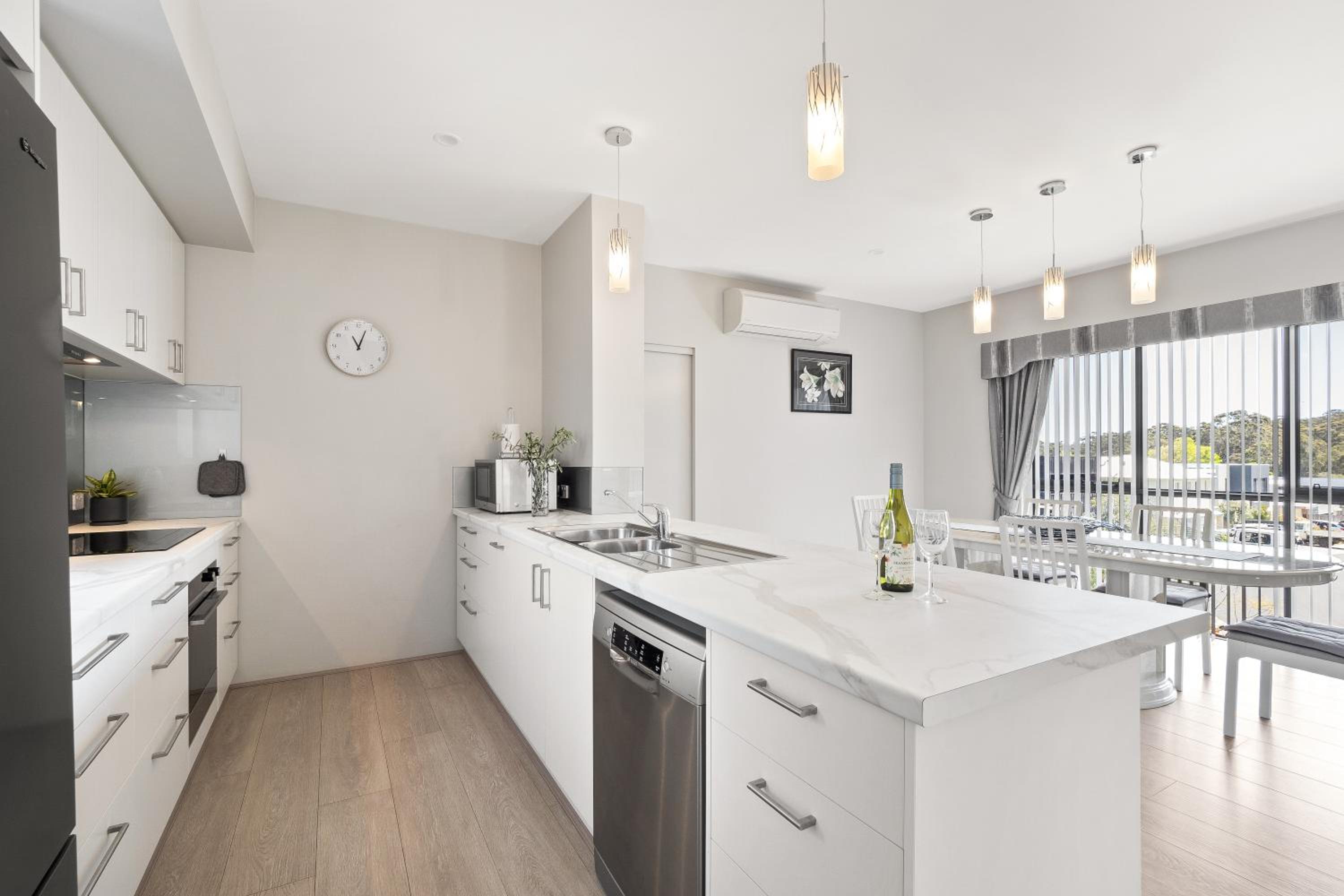 Villa Dante - walk to town - brand new town house