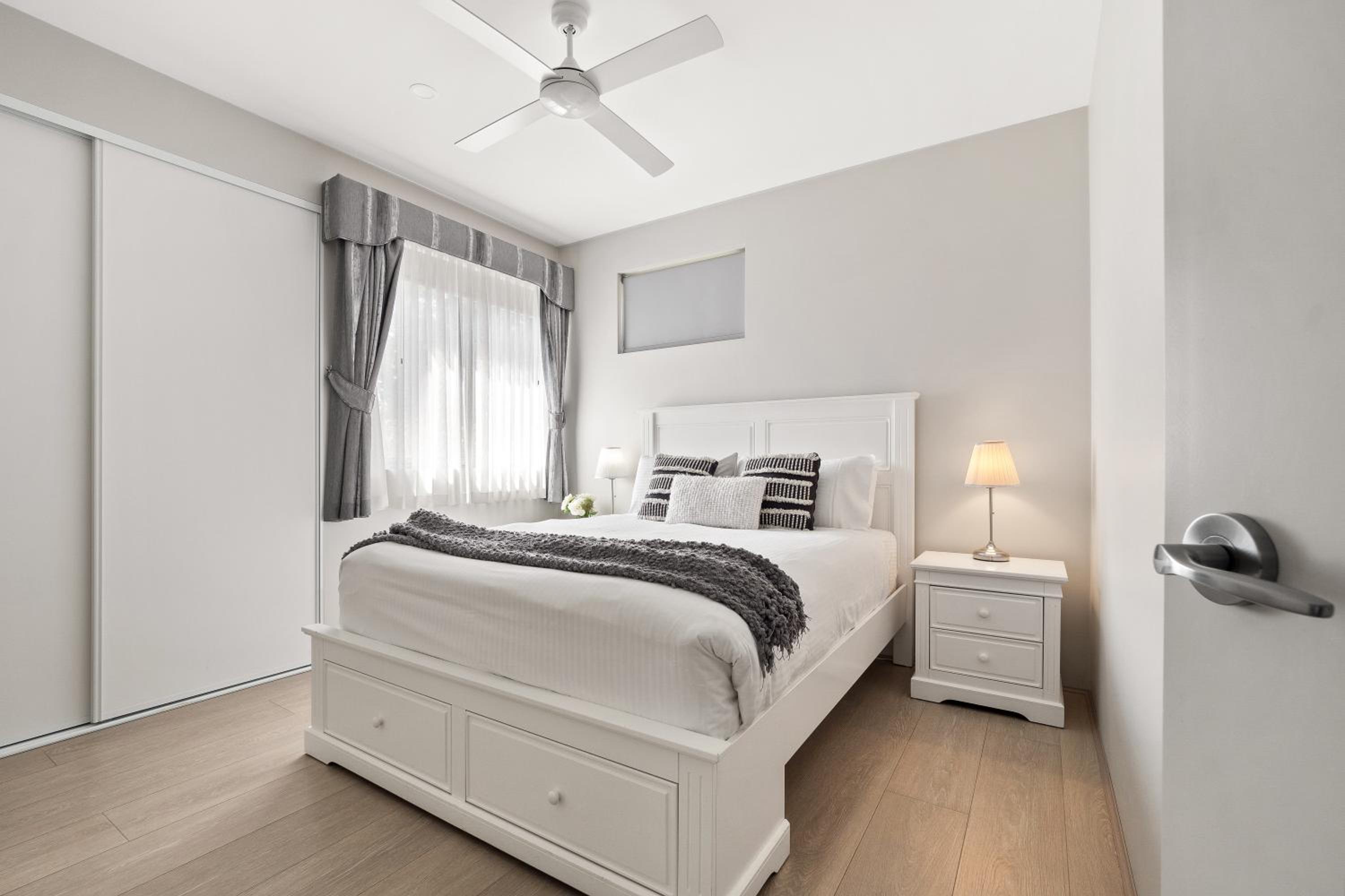 Villa Dante - walk to town - brand new town house