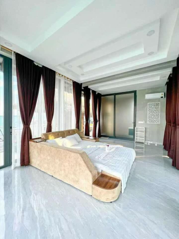 StuchTrey Guesthouse