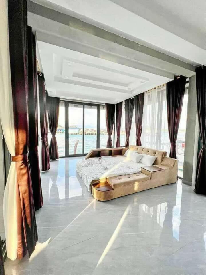 StuchTrey Guesthouse
