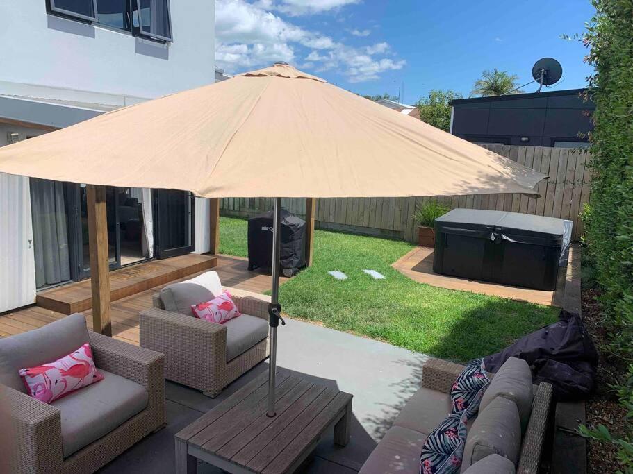 Cosy on Campbell view 3
