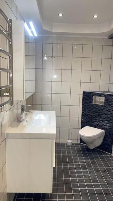 Stor villa i Huddinge view 2