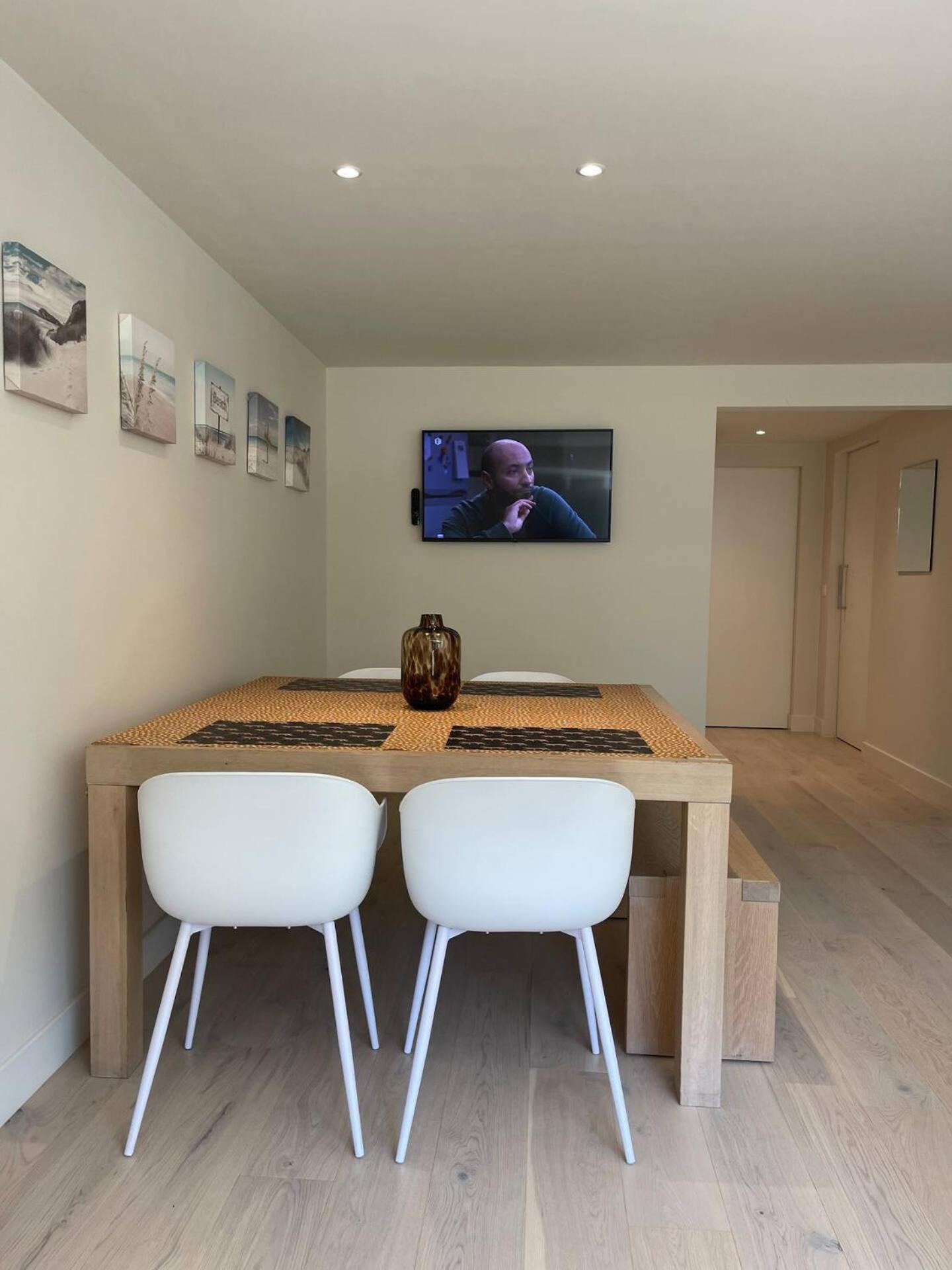Modern Flat With Garden