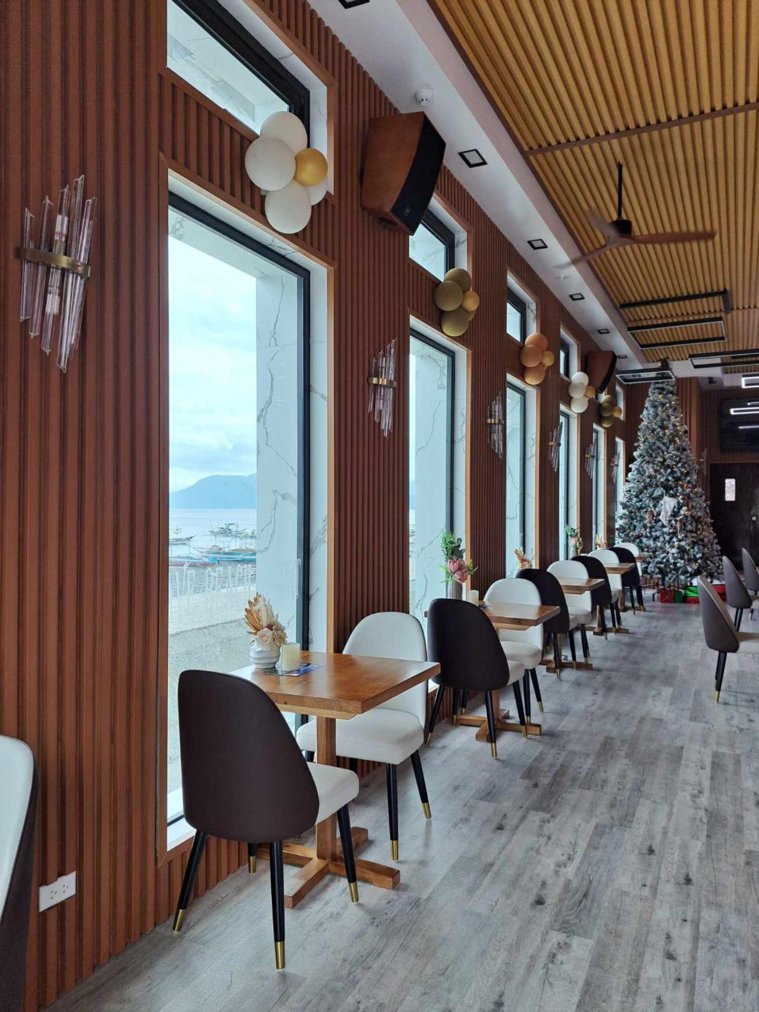 Cave Beach Resort - Boutique Accomodation