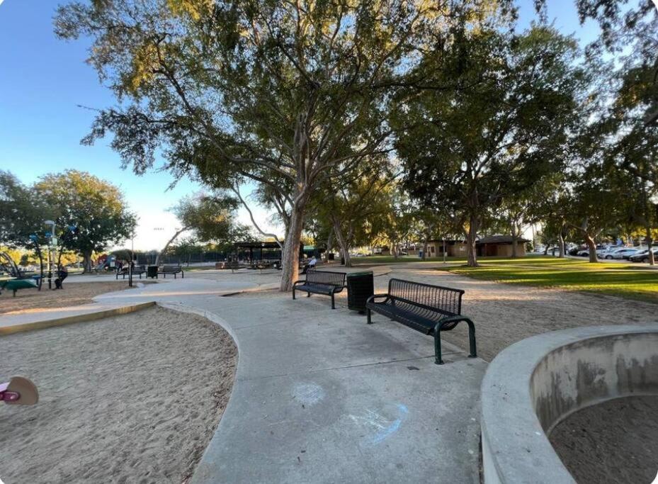 Adorable 2BR-2BA House with EV & Free Parking and Family Friendly in Los Angeles