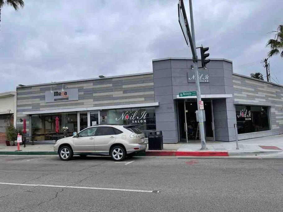 Adorable 2BR-2BA House with EV & Free Parking and Family Friendly in Los Angeles